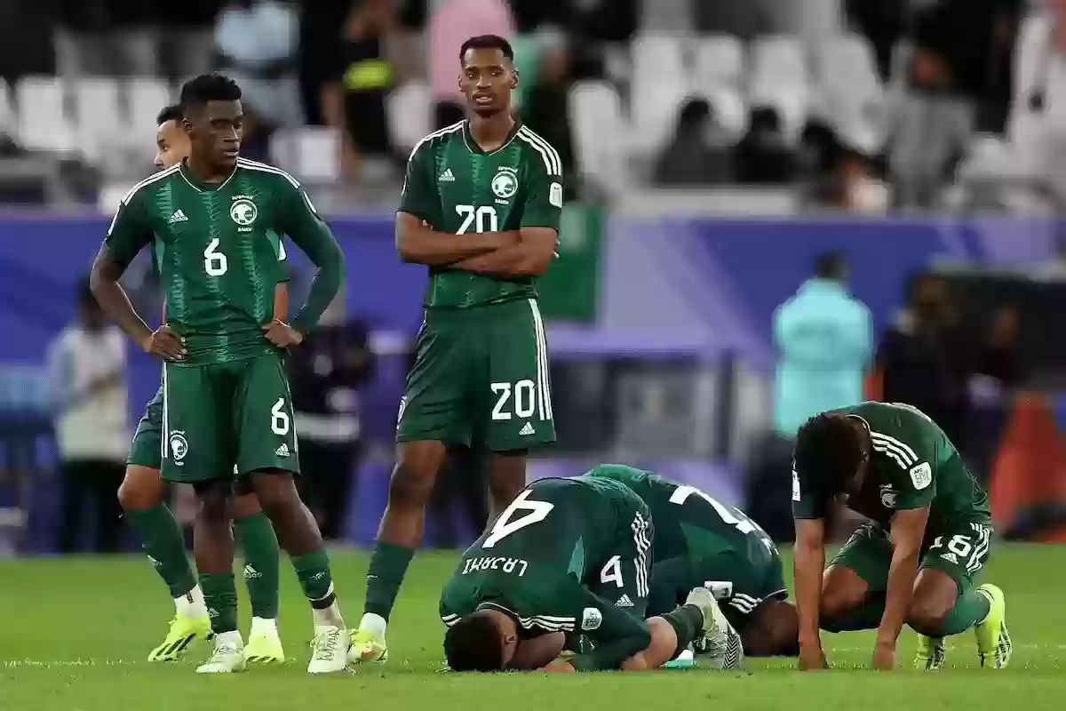 فيما عدا الدوسري لأنه نجم “خبرة”!! السالمي يعلن انتهاء بطاريات لاعبي المنتخب السعودي